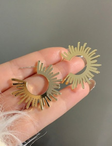 Акцентные серьги-пусеты золотое солнце L74439