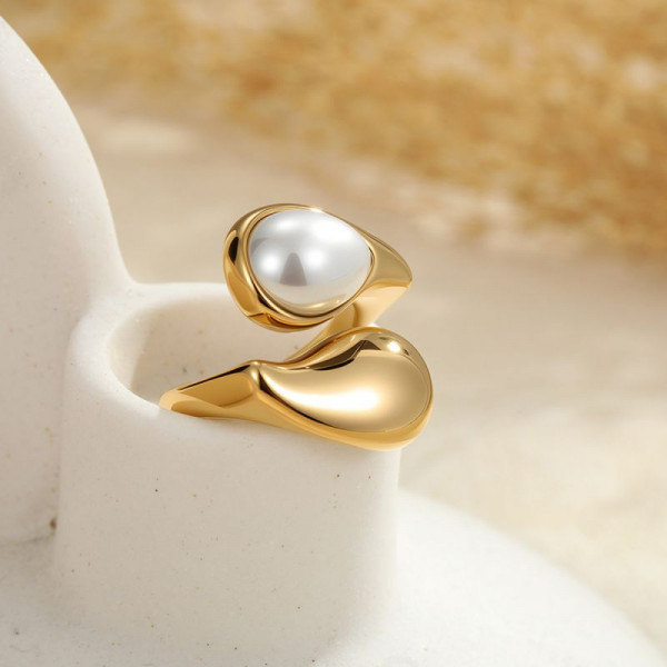 Разомкнутое кольцо с крупной жемчужиной и перламутром CJR63439