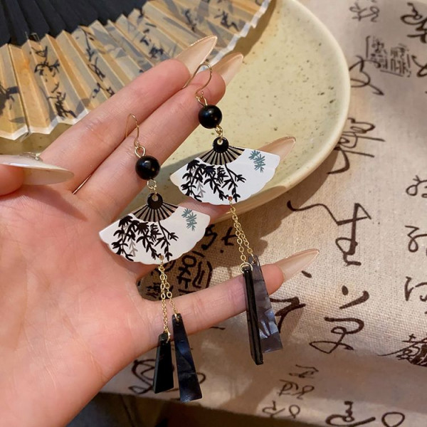 Длинные серьги-пусеты с веерами и подвесками J11480CJJ