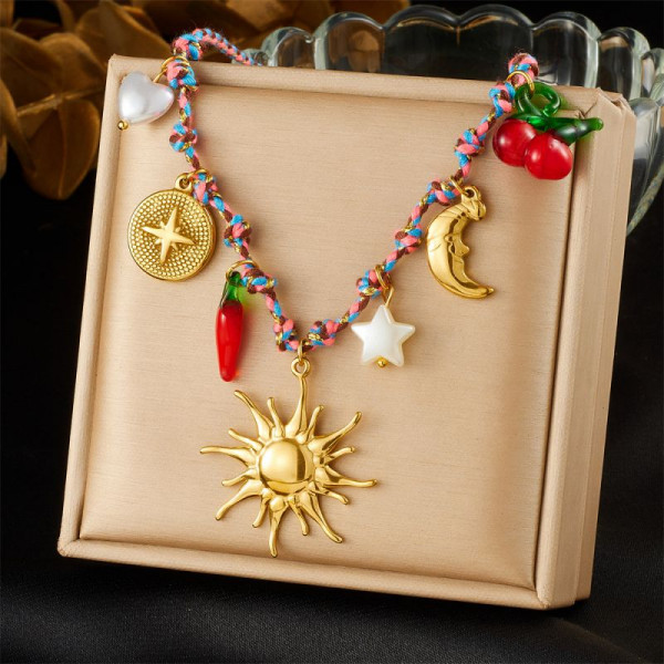 Цепочка с подвеской из акриловых элементов на текстильном шнурке CJR62474