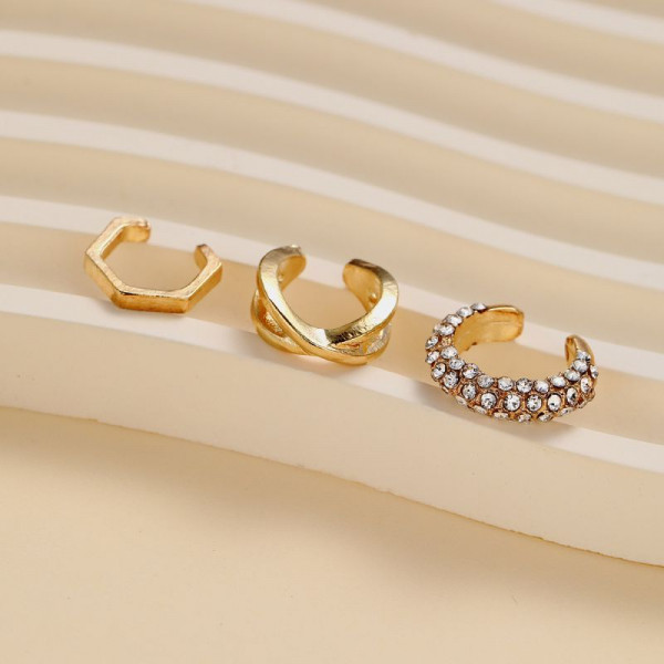 Набор массивных золотистых серег конго с фактурной поверхностью и кристаллами CJH65229