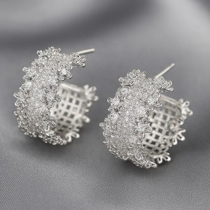 Широкие ажурные серьги-кольца конго со сплошным мощением стразами 1J12127CJJ