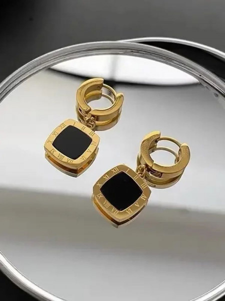 Серьги-кольца с квадратными подвесками и черной эмалью J10149CJJ