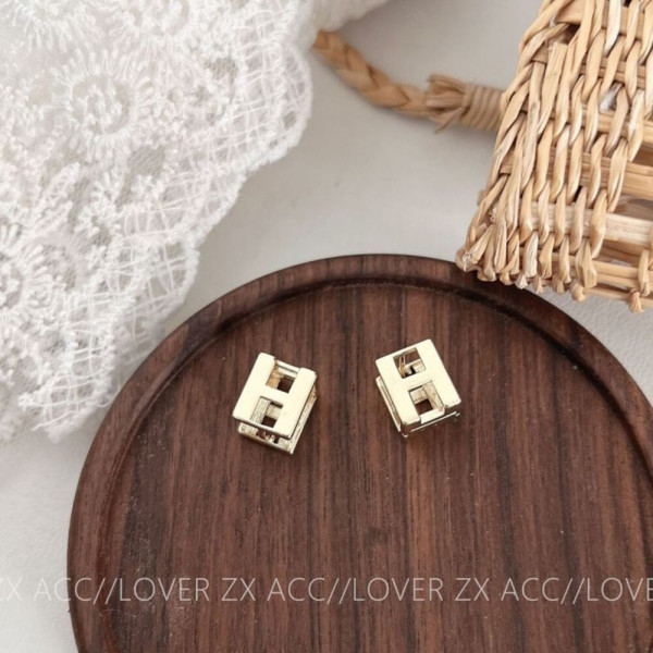 Серьги медь с напылением золотом J10922CJJ