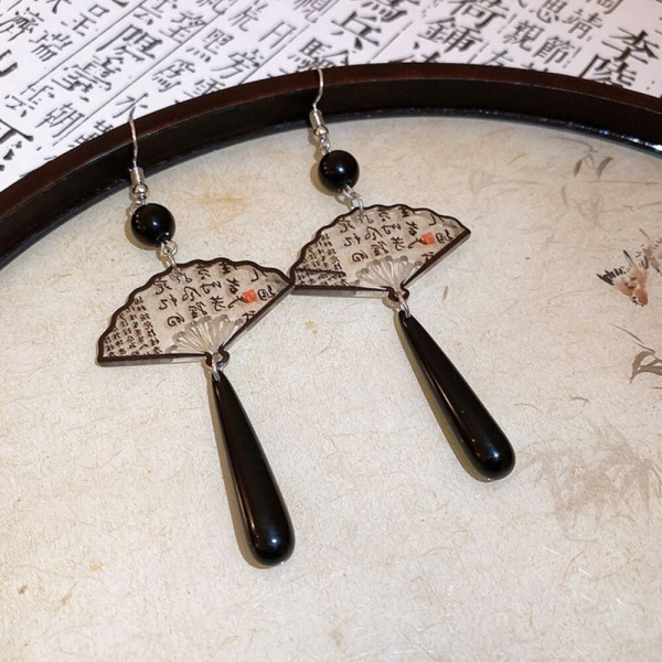 Серьги-петли в восточном стиле с веерами J11481CJJ