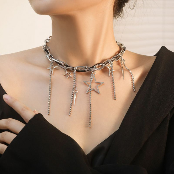 Серебристое колье из кованых колец с каскадом цепочек CJM16873