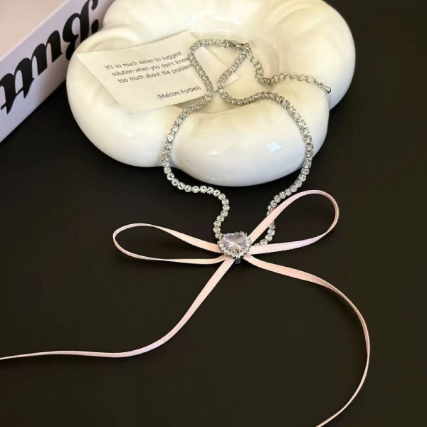 Лаконичная Цепочка с кулоном в форме банта CJD68789