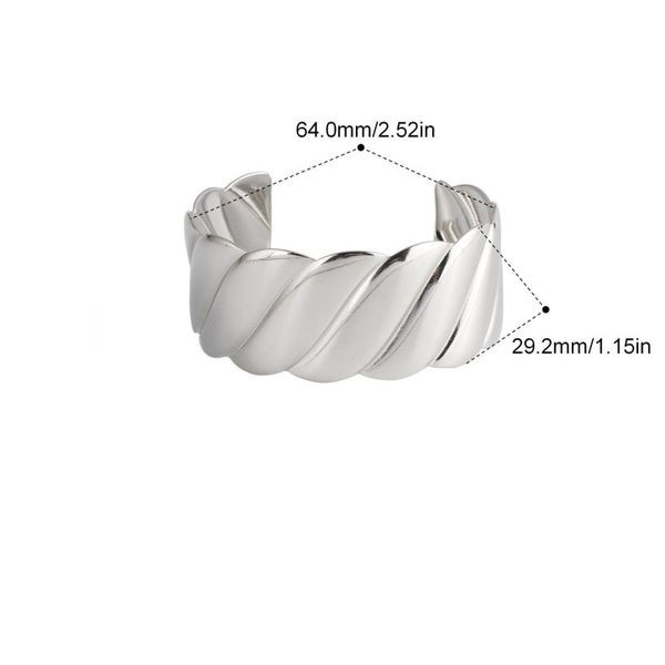 Браслет-кафф широкий с рельефными полосами CJL84059