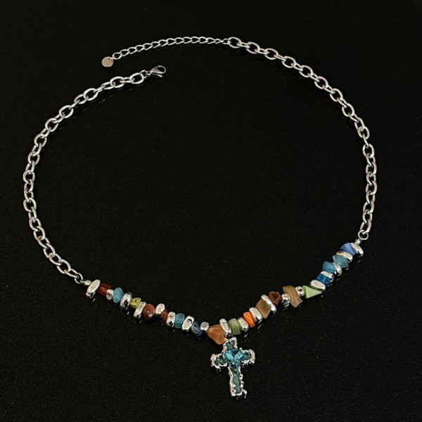 Разноцветные бусы с подвеской-крестом CJH56224