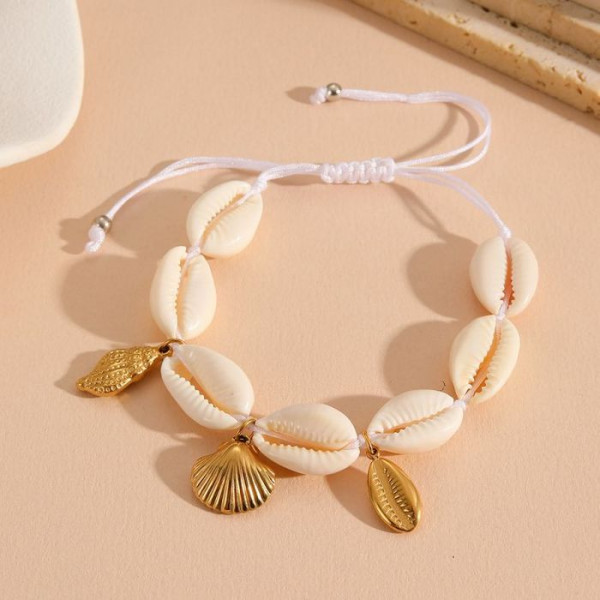 Браслет в морском стиле из ракушек с подвесками CJM52750
