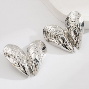 Оригинальные серьги-пусеты серебристые мидии CJN81599