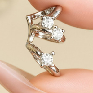 Кафф с тремя сияющими кристаллами CJH70056