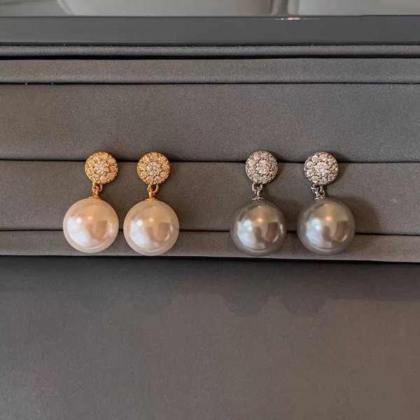 Длинные серьги-пусеты с жемчужным градиентом CJP80448