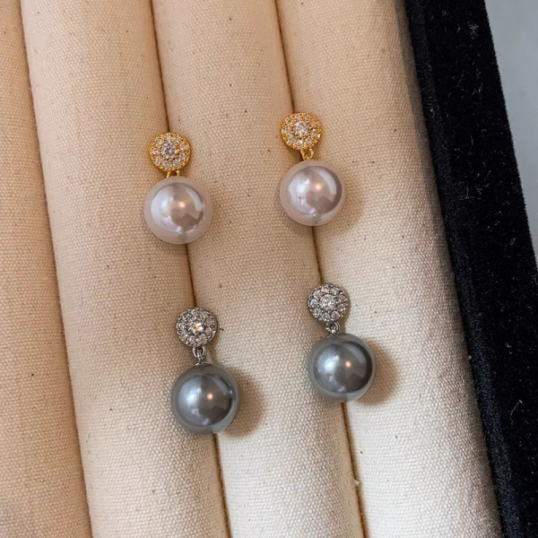 Длинные серьги-пусеты с жемчужным градиентом CJP80448