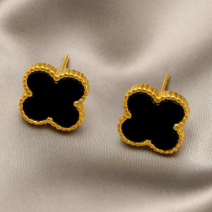Серьги-пусеты Клевер с черной эмалью 1J10131(CJJ)