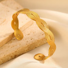 Браслет жесткий в форме плетеного колоса CJM05437