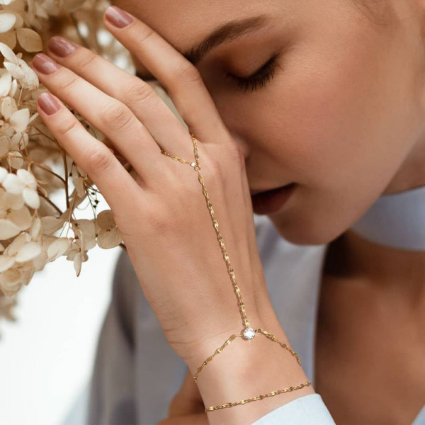 Браслет-слейв изящный с мерцающим кристаллом CJN36128