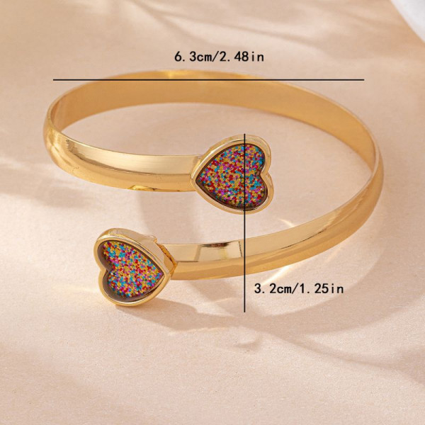 Браслет жесткий разомкнутый с декоративными леопардами CJM14392