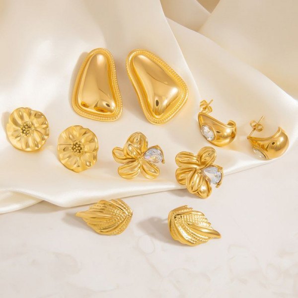 Серьги-пусеты Цветы с центральным кристаллом CJL24142