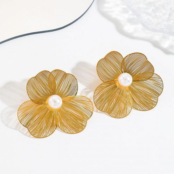 Воздушные серьги-пусеты перламутровый мак CJP85330