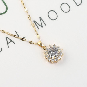 Стальная цепочка с кулоном в виде сияющего цветка CJC67592