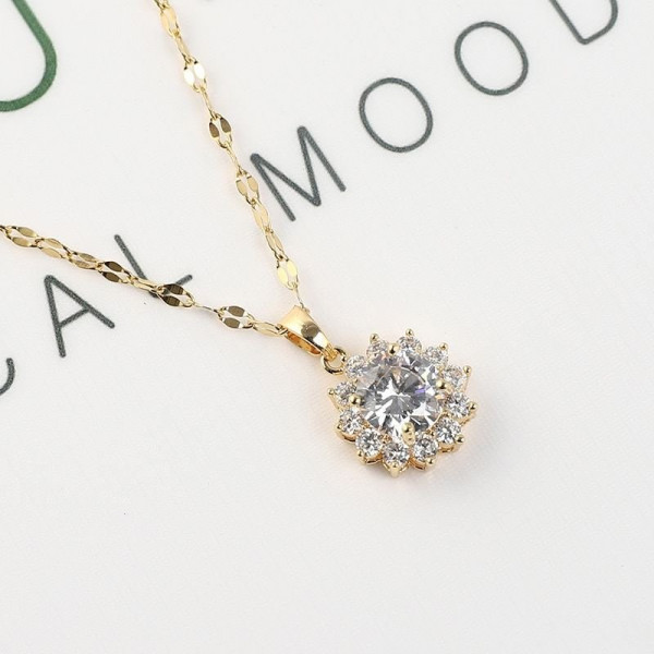 Стальная цепочка с кулоном в виде сияющего цветка CJC67592