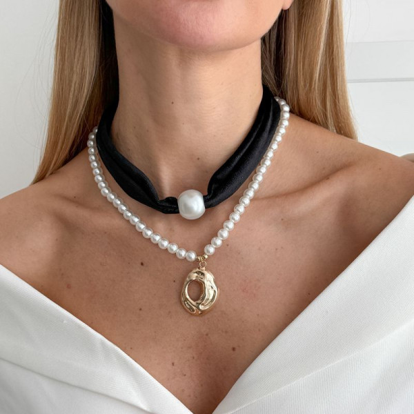 Двухуровневое колье с бархатным чокером и жемчужной нитью CJT25612