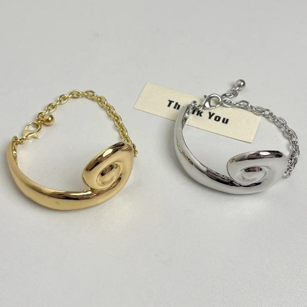 Браслет жесткий разомкнутый в форме змеи с эмалью CJL26470