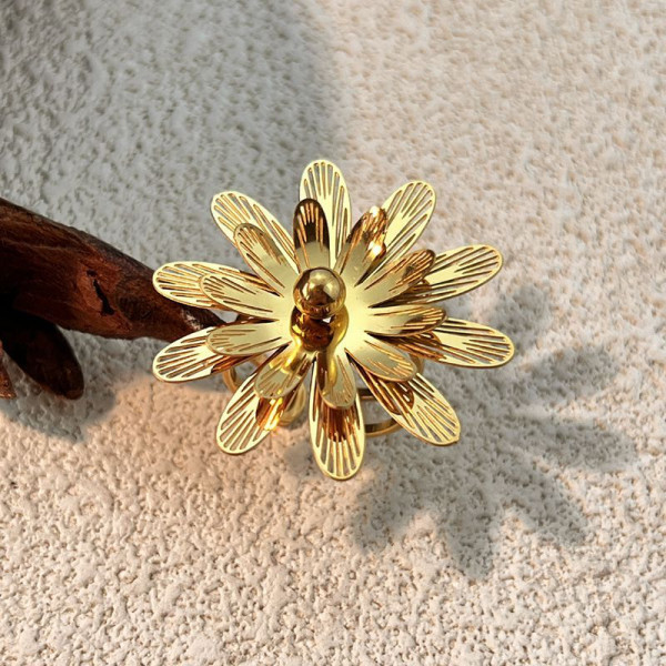 Разомкнутое стальное кольцо в форме цветка с жемчужной сердцевиной CJP52656