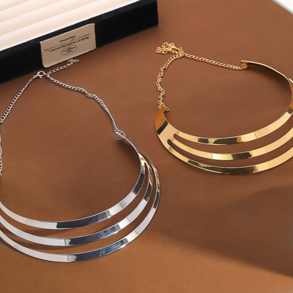 Жесткое колье многоярусное из плоских обручей CJH91067