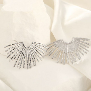 Серебристые ажурные серьги-веера CJH27592
