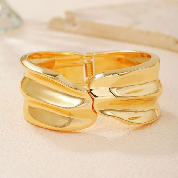 Жесткий браслет CJM70197