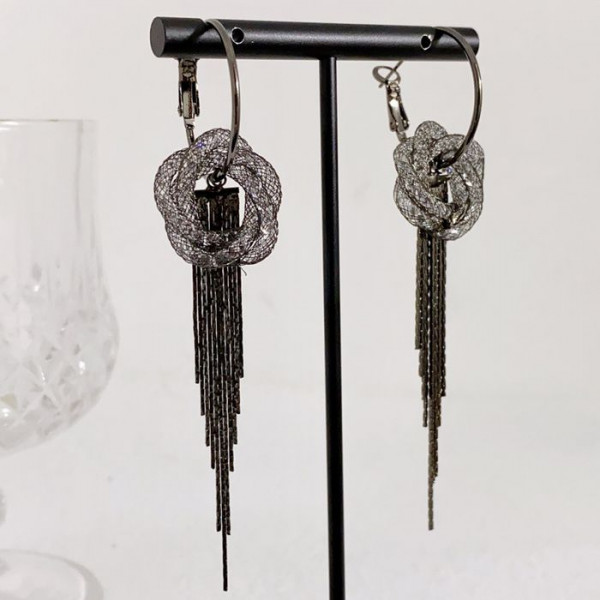 Серьги-подвески с плетеными кольцами и цепями J10413CJJ