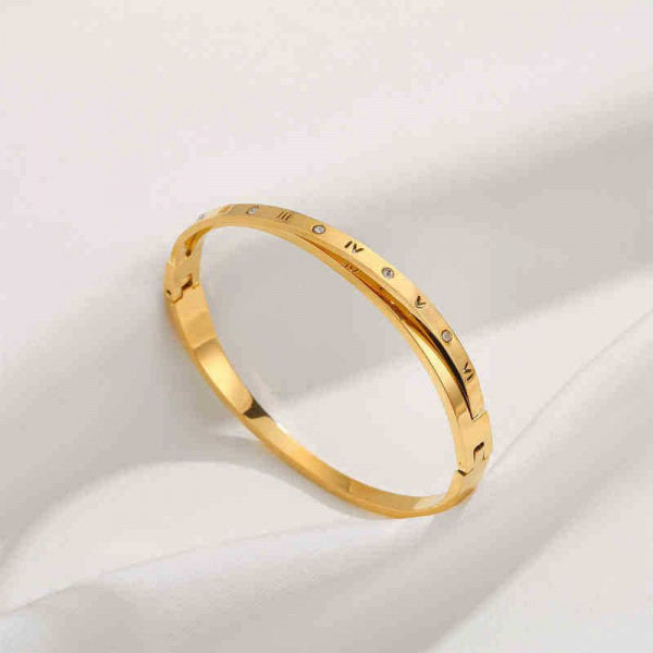 Браслет жесткий с римскими цифрами и кристаллами CJL11345