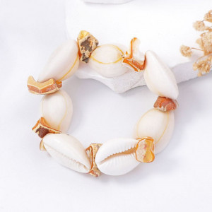 Браслет из крупных ракушек каури CJM01667