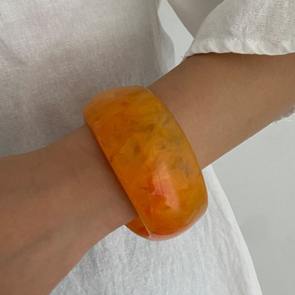 Браслет жесткий акриловый с эффектом натурального среза CJP35928