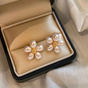 Серьги-пусеты «Жемчужная ромашка» CJP80501
