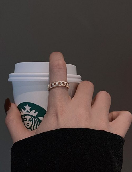 Кольцо дорожка из ажурных звеньев со стразами M09772