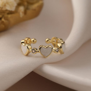 Кольцо из золотистого металла с перламутровыми сердцами N78329