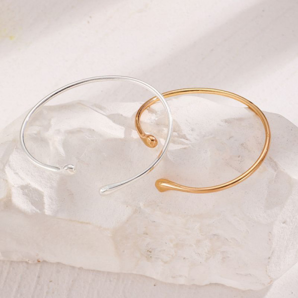 Жесткий разомкнутый браслет в стиле минимализм CJL88170