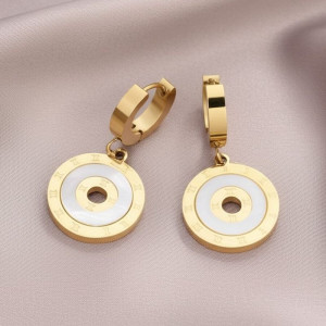 Серьги-кольца с круглыми подвесками в виде концентрических кругов J10217CJJ