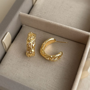 Широкие фактурные серьги-полукольца CJQ20292