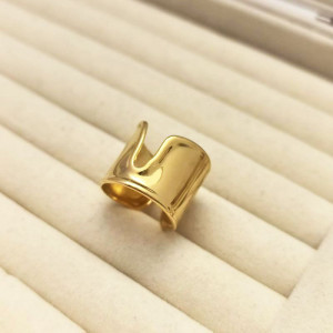 Широкое стальное кольцо с фактурным краем CJR66540