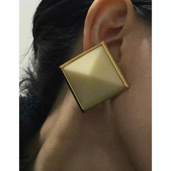 Крупные серьги-пусеты геометрические ромбы CJP90511