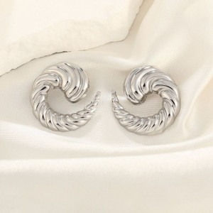 Серебристые серьги-пусеты Спирали CJH27357