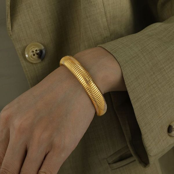 Браслет жесткий широкий с алмазной гранью CJL90787