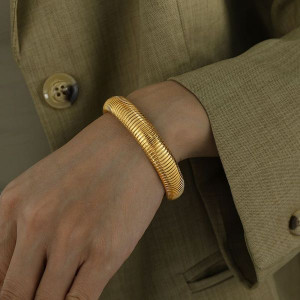 Браслет жесткий широкий с алмазной гранью CJL90787