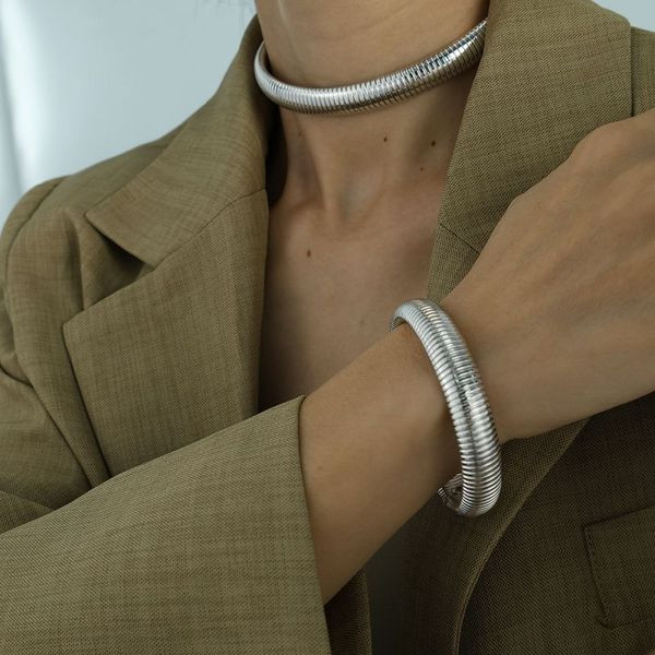 Браслет жесткий широкий с алмазной гранью CJL90787