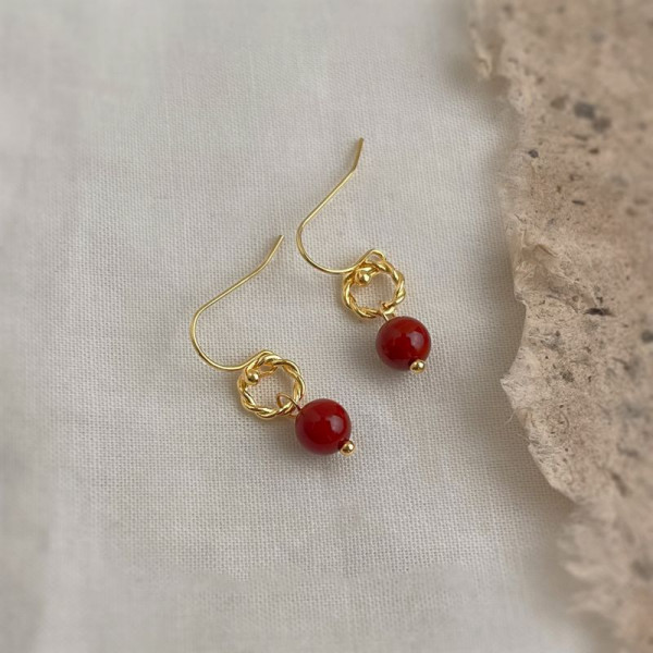 Серьги-петли с коралловыми бусинами CJQ20294