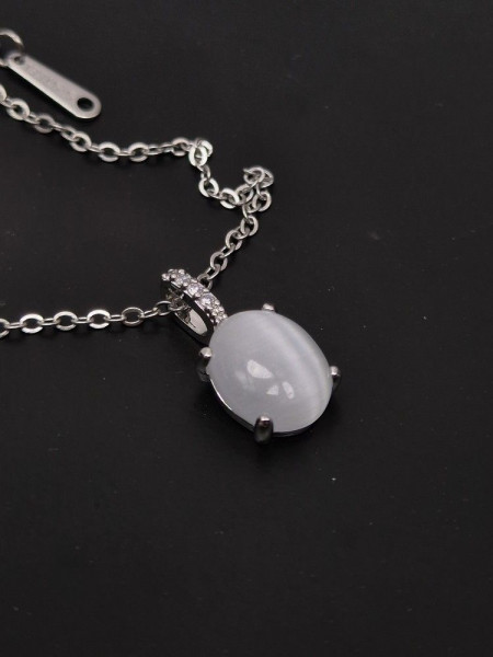 Лаконичное колье с овальной вставкой из камня J11345CJJ